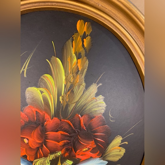 đ¤SOLD LOCALLYđ¤Set of Vintage Oval Floral Paintings in Gold Painted Frames - Picture 15 of 15